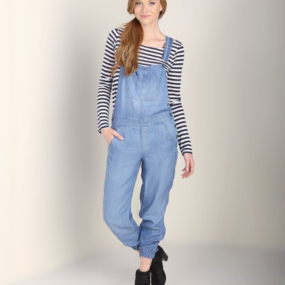Splendid Overalls Medium Wash in XS